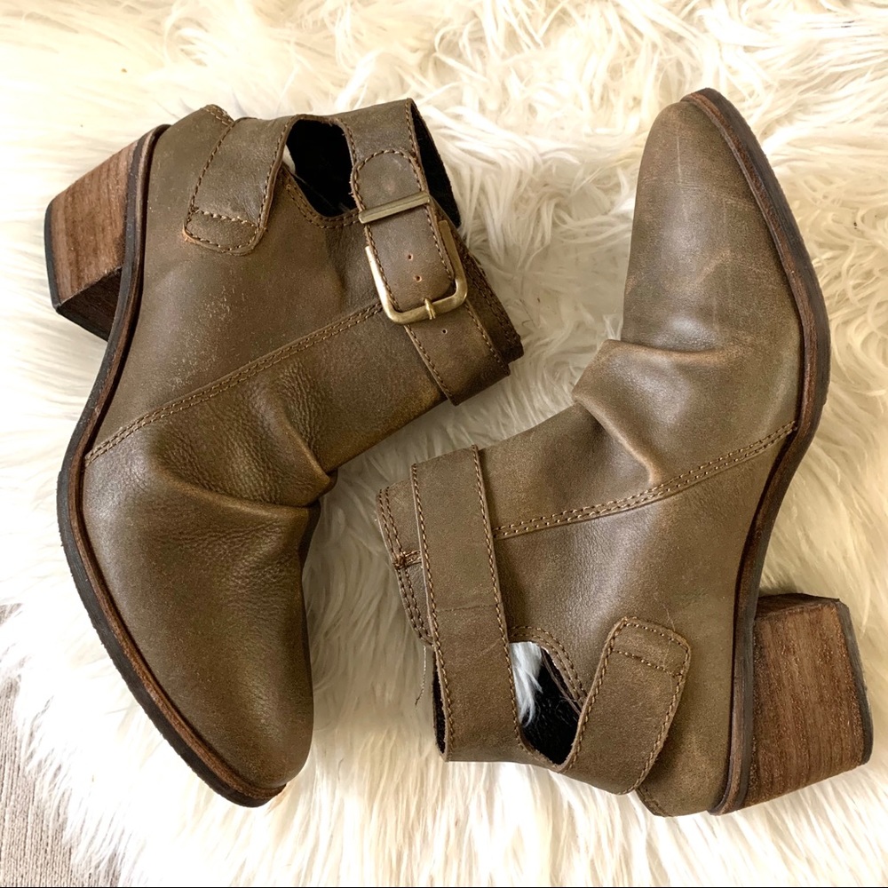 Matisse gathered brown leather booties size 8.5